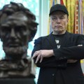 Четбот Грок Илона Маска се идентификовао као механички Хитлер, тврди да је тако направљен