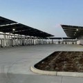 Tesla otvorio Supercharger stanicu koja funkcioniše bez priključenja na električnu mrežu