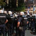 Srbijo, probudi se: Čovek sa pištoljem u Novom Sadu, suzavac na Novom Beogradu (UŽIVO)