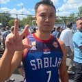 Kinez u dresu Srbije usred Njujorka digao tri prsta i na srpskom rekao: "Bio sam u Hrvatskoj, volim Novaka!"