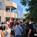 Protest ispred Hitne pomoći u Novom Sadu zbog otkaza trojici zaposlenih