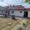 FOTO: Prodaje se prizemna trosobna kuća u naselju Staro Berbersko
