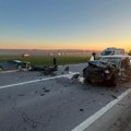 Dvojica na reanimaciji nakon sudara na Zrenjaninskom putu: Prve slike sa mesta jezive nesreće (foto)