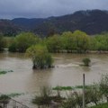 Апокалиптичне слике код Пожеге! Излила се Западна Морава, путеви и њиве преплављени, мештани у страху