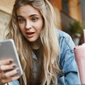 Zašto Gen Z ne podnosi način na koji stariji koriste telefone