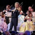 Andre Riju poziva svet da ispuni noć valcerom uz novi koncertni DVD Waltz the Night Away - Mastriht 2025