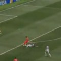 Bosna ostala sa desetoricom u Los Anđelesu: Pogledajte start koji je koštao Muharemovića crvenog kartona