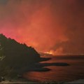 Požar došao do centra Omiša, mnogi evakuirani