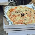 (Foto) „U najtežim trenucima najviše se ceni ljudskost”: Vatrogascima stigla hrana i osveženje