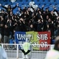 Rumunski navijači skandirali „Kosovo je Srbija“ u Prištini, policija ih napala i izbacila sa stadiona