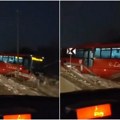 VIDEO Autobus sleteo s puta kod Obrenovca