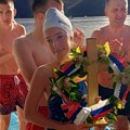 Mala Jana iz Užica prva doplivala do Časnog krsta! Ima samo 14 godina i bez straha je uskočila u Zlatarsko jezero