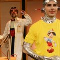 Nesavršeni robot umesto drvenog lutka: Premijerni "Pinokio" u Šabačkom pozorištu