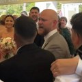 Tamburaši zasvirali naš čuveni narodnjak! Hit snimak venčanja u Nemačkoj, mladoženja pao u trans