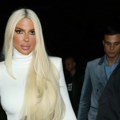 Jelena Karleuša u pratnji policije! Kolaps u Crnoj Gori, ulice blokirane, nastao haos! (video)