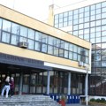 Trojica udarala dečaka (16): Čekićem?! Policija ispituje detalje napada u Srednjoj medicinskoj školi: Upali u školu i terali…