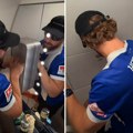 13 miliona ljudi gleda snimak u neverici: Pokazao je šta je uradio u toaletu aviona (video)