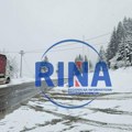 Snežna mećava preko Zlatibora i Jabuke: Novih 10 centimetara palo u planinskim selima, vozači - oprez (FOTO)(VIDEO)