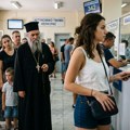 Srpski sveštenik vređao devojku u Grčkoj zbog jedne stvari u njenom izgledu: A nije znao da ona razume srpski
