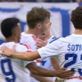 Hajduk posle dve godine pobedio Dinamo: Preokret u Splitu, utakmica na kratko prekinuta