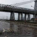 Vanredno stanje u Njujorku, poplavljeni metro, putevi, ulice…