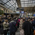 FOTO: Eurostar danas otkazao sve vozove ispod Lamanša, poplavljena pruga