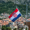 Drama ispred zgrade Vlade Hrvatske: Muškarac se polio benzinom i zapalio