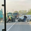 Direktan sudar kod rumenke Sudarili se traktor i kombi