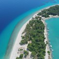 Najlepša plaža Evrope za 2025. nalazi se na Halkidikiju, ali ovo ostrvo krije još bisera