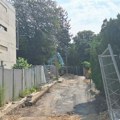 Poznato stanje radnika na koje se obrušila zemlja: Jedan teško povređen, zadržan u bolnici