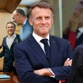 Upravo na Blic TV upravo na Blic TV Da li je Makronu odzvonilo: Može li francuski predsednik da preživi još jednu krizu
