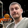 (Video) Lagane majstorije Nikole Jokića: Srbin novim tripl-dablom srušio Čikago