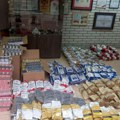 (Foto) Zaplenjene cigarete i duvan vredni 1,5 miliona dinara: Uhapšen muškarac (35) iz Kosovske Kamenice