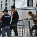Najmanje 70 migranata spaseno sa pretrpanog čamca nedaleko od Sicilije