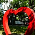 Novo lice "Parka ljubavi" Novi Beograd dobio kutak sa stazama, klupama i obnovljenom fontanom "Igra mladosti" (foto)
