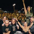 „Neverne bebe“ originalno najavile predstojeći koncert – svirka, pokloni i obećanje