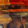 (Paparaco) Jelisaveta i Pavle Mensur zaljubljeni u centru Beograda: Ona u provokativnom izdanju, gola leđa, on se ne odvaja od…