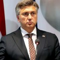 Plenković podneo godišnji izveštaj o radu Vlade, uz snažno lupanje opozicije