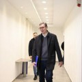 Вучић стигао у штаб СНС-а: Председник Србије ће одатле пратити изборне резултате