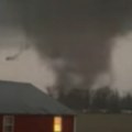 Ima mrtvih nakon kataklizme u Americi Tornado sravnio kuće sa zemljom, povređenima se ne zna broja (video)