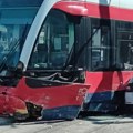 Судар трамваја и аутомобила: Саобраћајна несрећа код Сајма (фото)