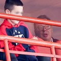 Vučić sa sinom na „marakani“: Prisustvuje utakmici između fudbalera Crvene zvezde i Čukaričkog