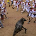 Stotine ljudi trčaće pred bikovima: Počeo tradicionalni festival u Pamploni