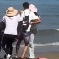 Makljaža maserki na plaži Prelep dan za kupanje se pretvorio u horor, ovako brane svoju teritoriju! (video)