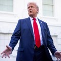 Tramp naredio obustavu razgovora za studentske vize u ambasadama SAD