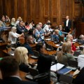 Nastavljena vanredna sednica Skupštine Srbije, na početku poslanička pitanja Vladi