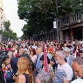 Blokirana Ulica kralja Milana zbog protesta ispred RIK-a, okupljanje građana i kod Pionirskog parka