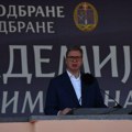 Vučić mladim oficirima: Vaš glavni zadatak je da održite mir i sačuvate zemlju od rata /video, foto/
