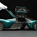 Maketa Aston Martina koja košta kao Renault Captur