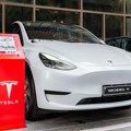 Tesla robotaksi: Tri sudara za jedna dan